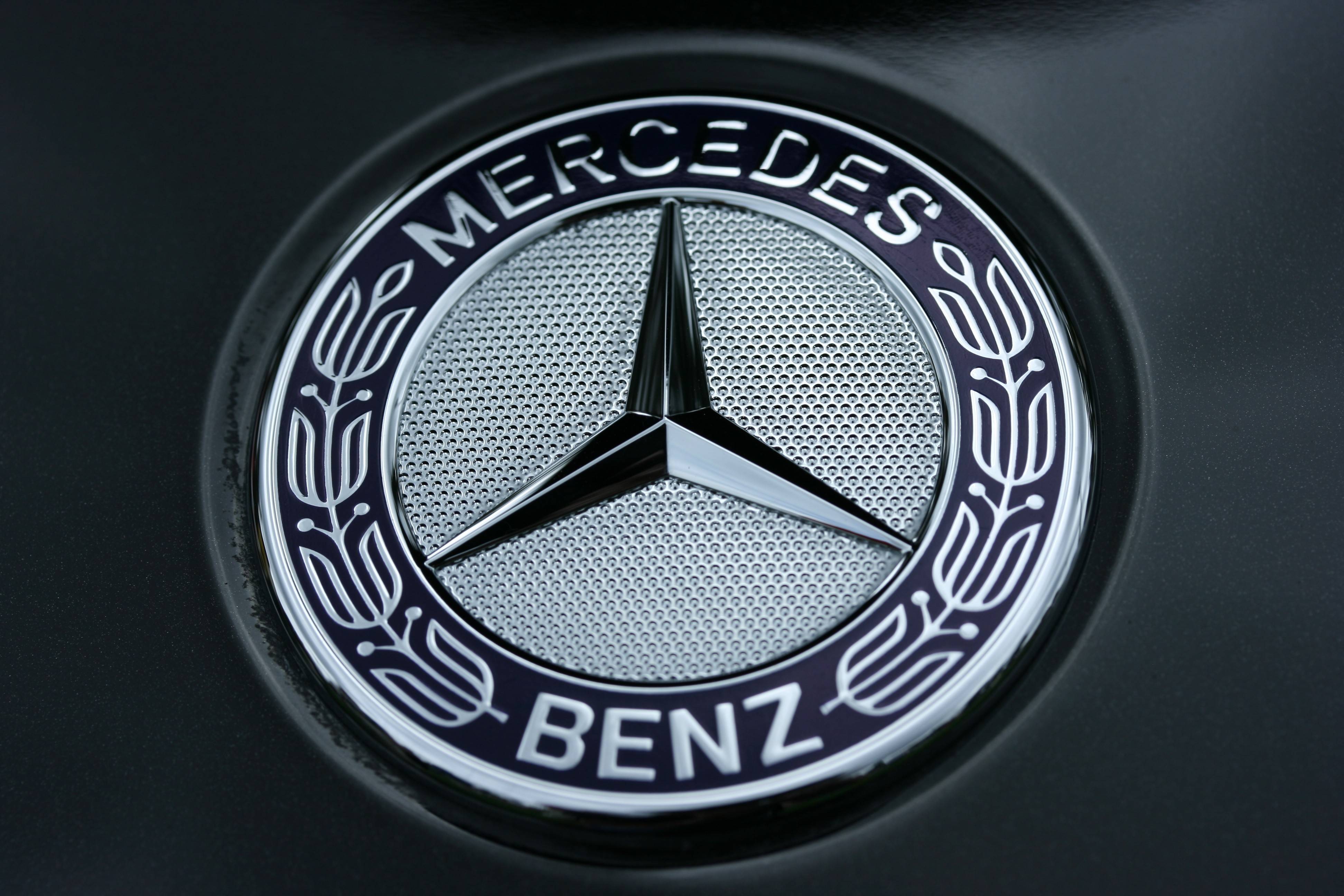 Mercedes Benz Logo Wallpaper Iphone