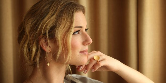Emily VanCamp Wallpapers Pictures Images